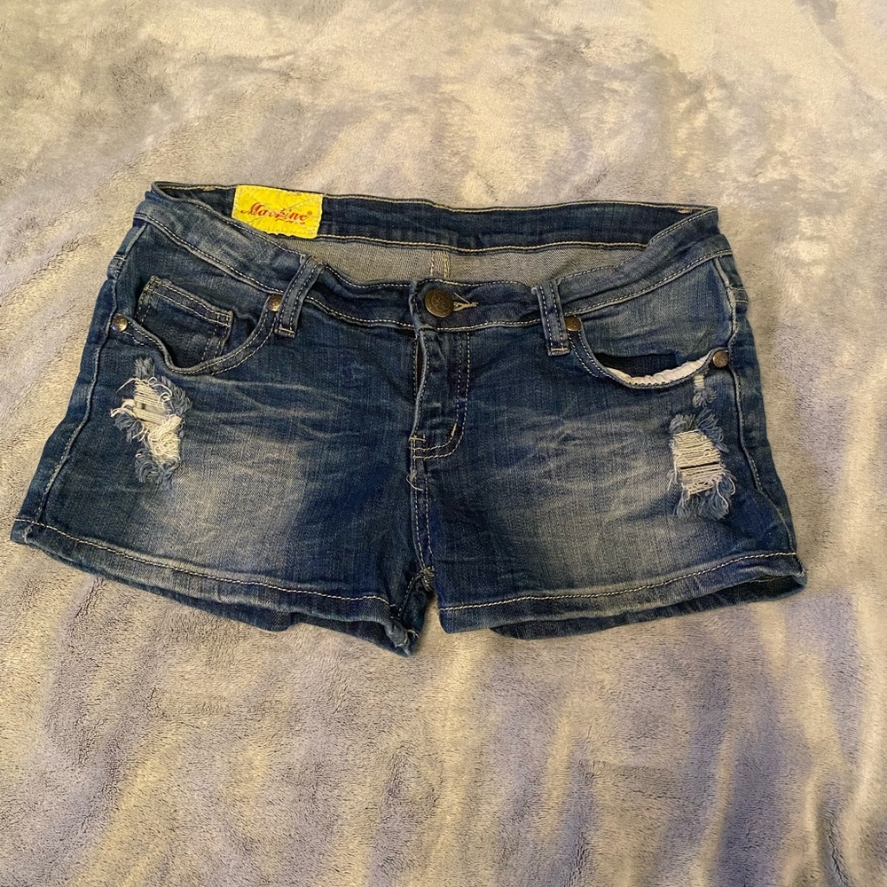 Stretchy denim shorts